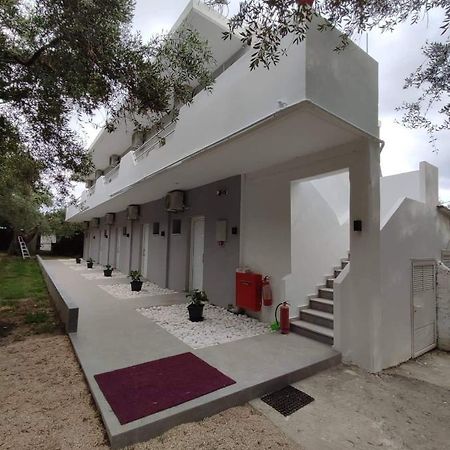 Camping Corali & Apartments Ríza Esterno foto